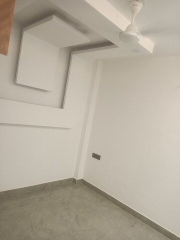 Room in 2 BHK Builder Floor at Tughlakabad Extension – for Sale
