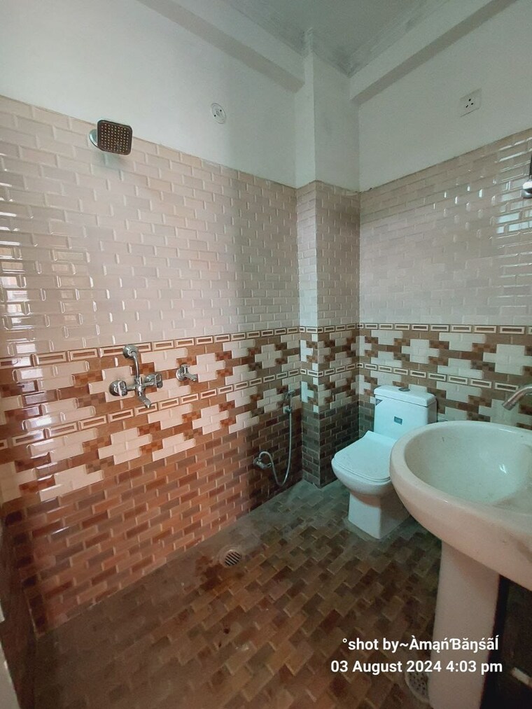 Bathroom, awadh-city 2 Bedroom 750 Sq.Ft. Independent House In Deva Road Lucknow 9033003
