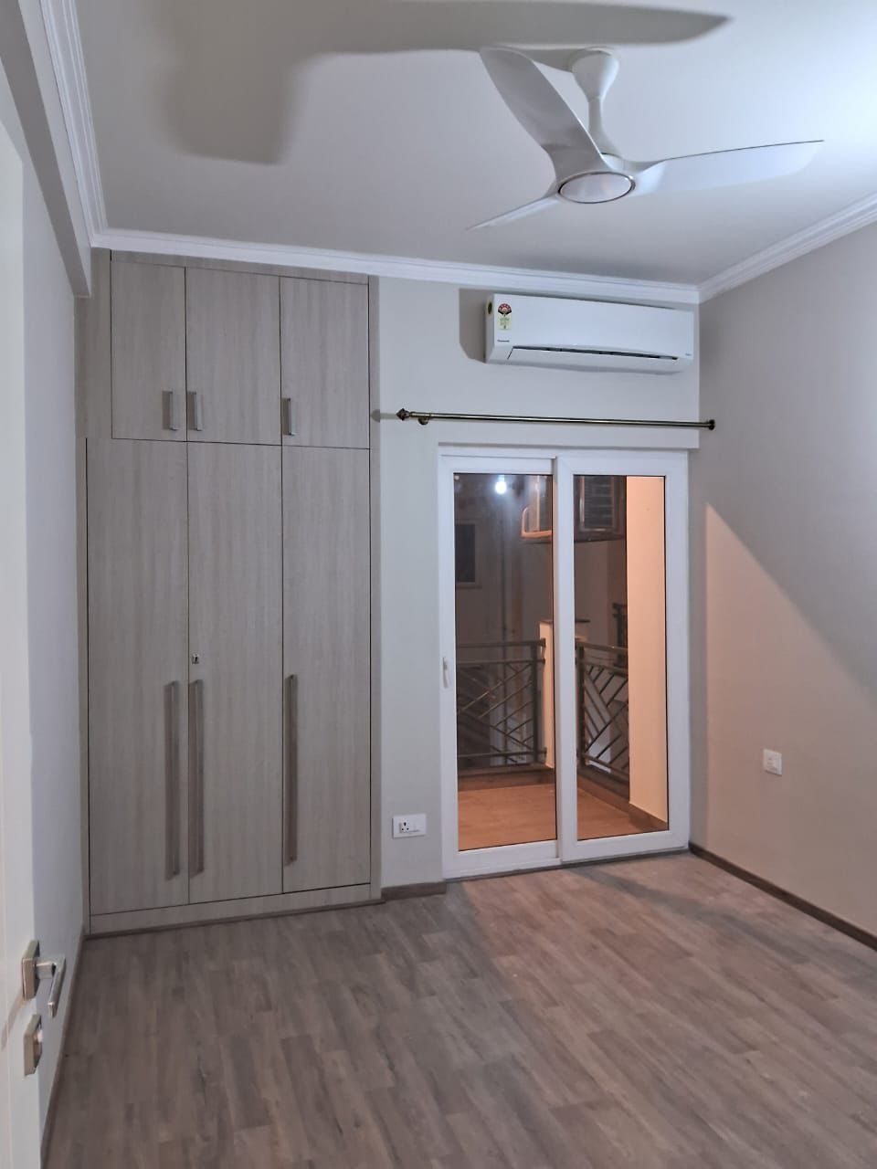 2.5 BHK Builder Floor For Sale in Central Park Cerise Suites