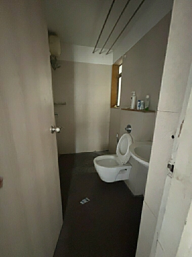 Bathroom, lodha-casa-rio 1.5 Bedroom 584 Sq.Ft. Apartment In Dombivli East Thane 9033004