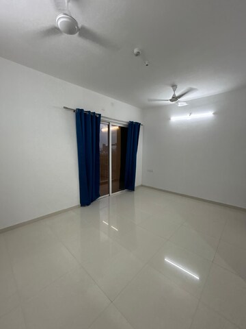 Room in 2 BHK Apartment at Godrej Boulevard, Manjari – for Rent