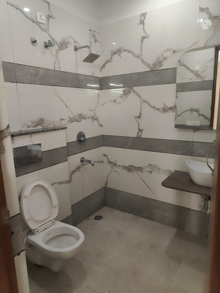 Bathroom, dhakoli 3 Bedroom 1500 Sq.Ft. Apartment In Dhakoli Zirakpur 9033078