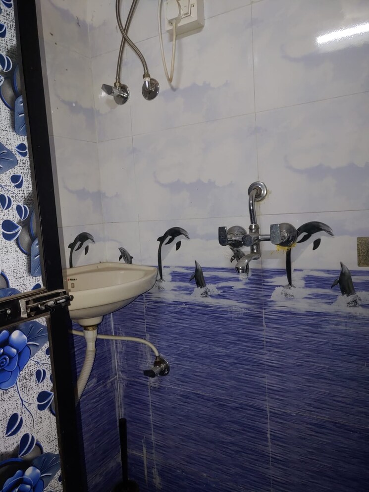 Bathroom, kopar khairane 2 Bedroom 250 Sq.Yd. Apartment In Kopar Khairane Navi Mumbai 9033076