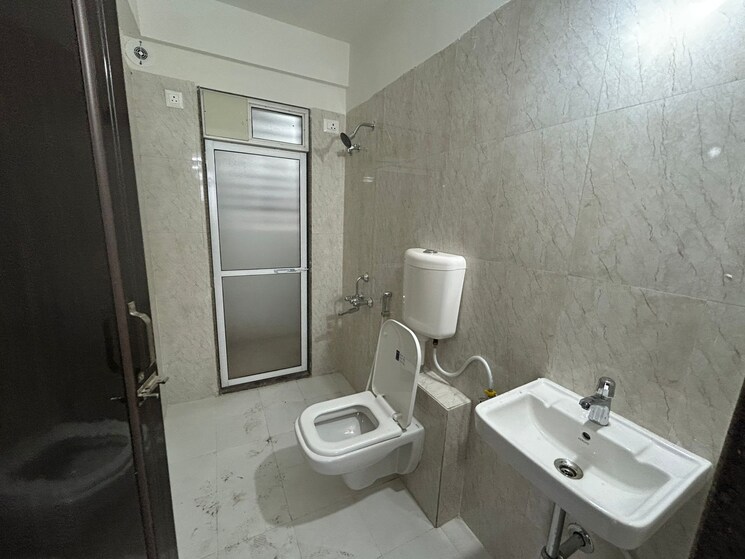 Bathroom, puraniks-tokyo-bay 1 Bedroom 450 Sq.Ft. Apartment In Kasarvadavali Thane 9033079