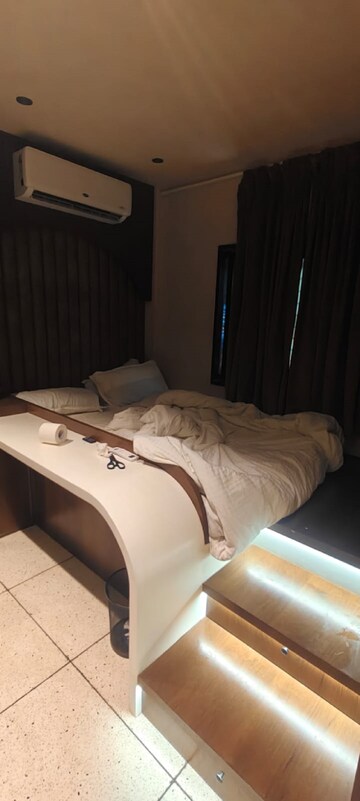 Bedroom in 1 BHK Apartment at Bandra West – for Rent