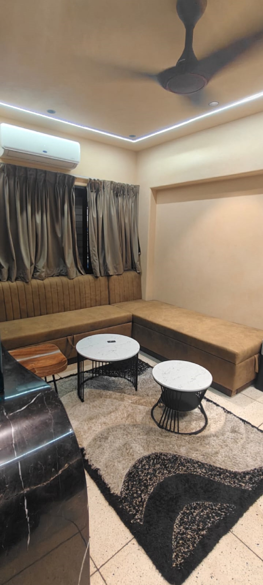 1 BHK + Pooja Room Apartment For Rent in Bandra West