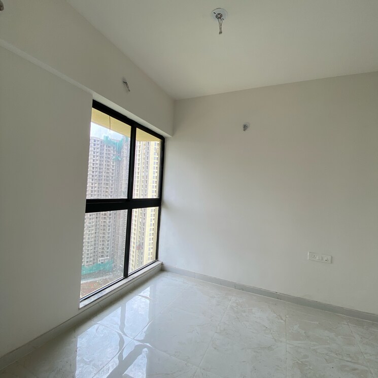 Room, runwal-gardens-phase-2 1 Bedroom 353 Sq.Ft. Apartment In Kalyan Shilphata Road Thane 9033140