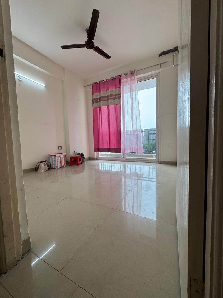 Room, rof-aalayas 3 Bedroom 745 Sq.Ft. Apartment In Sector 102 Gurgaon 9033149