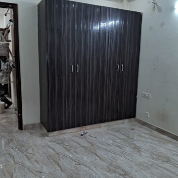 Building Lobby in 1 BHK Builder Floor at Sector 47 – for Rent