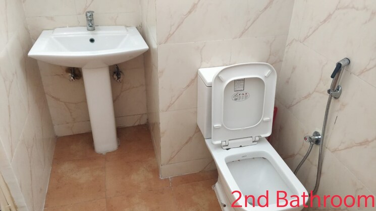 Bathroom, sushma-green-vista 2 Bedroom 1276 Sq.Ft. Apartment In Ghazipur Zirakpur 9033142