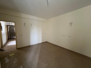 Room in 3 BHK Apartment at GLS Arawali Homes Phase 2, Sohna Sector 4 – for Rent