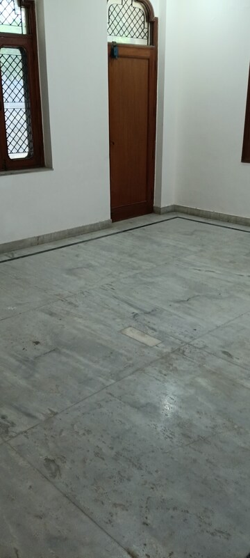 2 BHK Apartment For Sale in RWA Apartments Sector 26, Sector 26