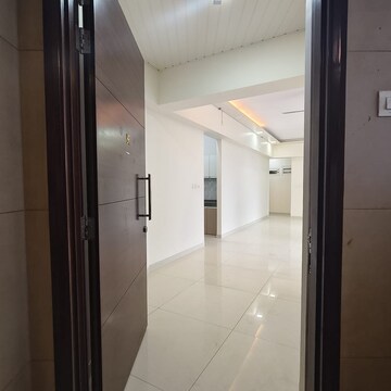 Room in 3 BHK Apartment at Shapoorji Pallonji Alpine, Singh Agri Estate – for Rent