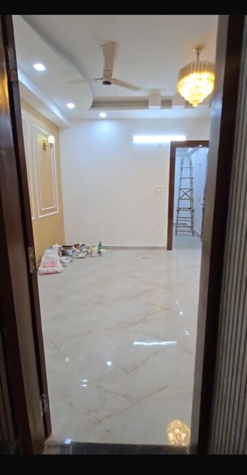 Room in 3 BHK Builder Floor at Vasundhara Sector 1 – for Rent