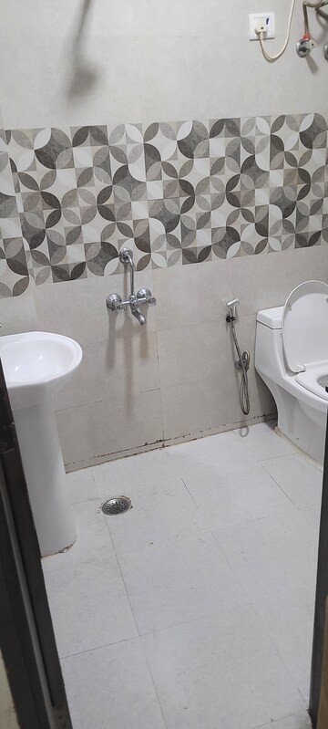 Bathroom in 1 BHK Builder Floor at Saket – for Rent