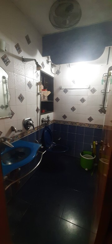 Attached Bathroom in 1 BHK Apartment at Bandra West – for Rent