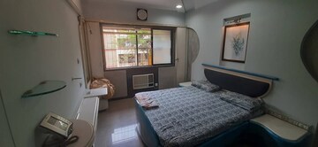Bedroom in 1 BHK Apartment at Bandra West – for Rent