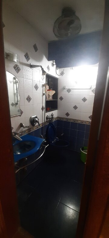 Attached Bathroom in 1 BHK Apartment at Bandra West – for Rent