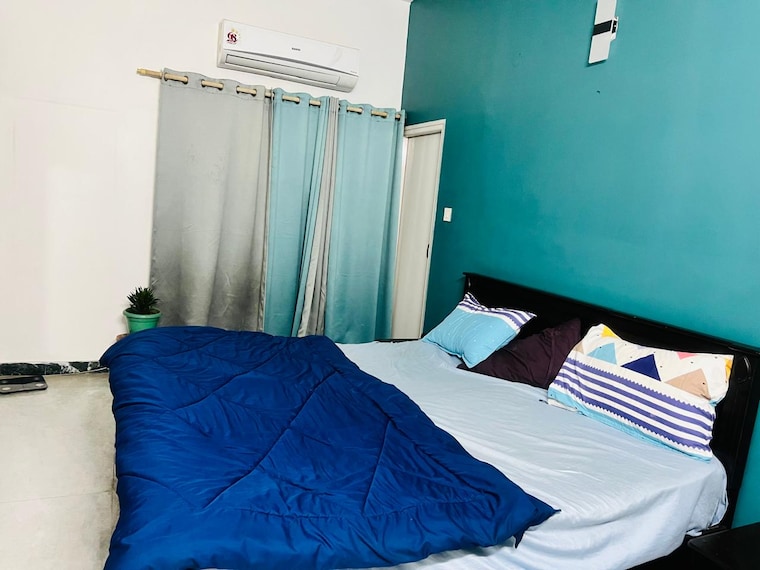 Bedroom, vishnus-blue-lotus 4 Bedroom 3250 Sq.Ft. Apartment In Banjara Hills Hyderabad 9033338