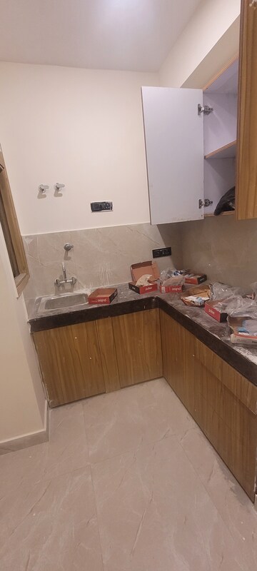 Furnished Amenities in 1 BHK Builder Floor at Saket – for Rent
