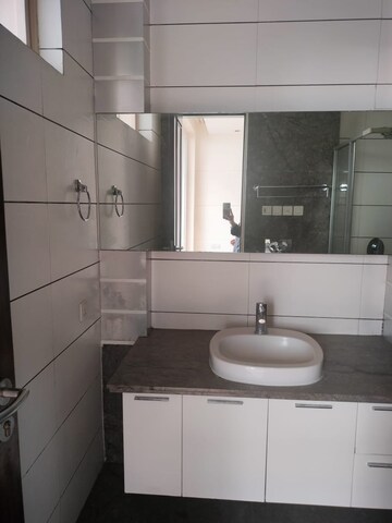Bathroom in 5 BHK Apartment at Salcon The Verandas, Sector 54 – for Rent