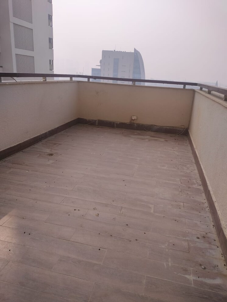 Balcony, salcon-the-verandas 5 Bedroom 5500 Sq.Ft. Apartment In Sector 54 Gurgaon 9033354