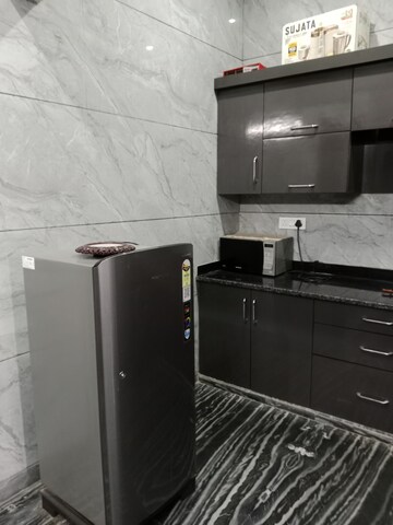 Kitchen in 2 BHK Builder Floor at Sector 17 – for Rent