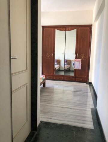 Room in 4 BHK Apartment at Hiranandani Estate, Ghodbunder Road – for Rent