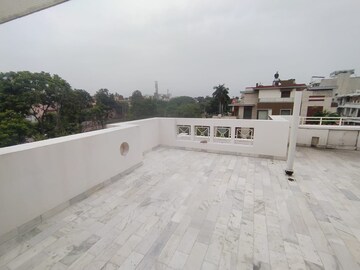 Terrace in 2 BHK Independent House at Sector 17 – for Rent