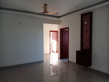 Room in 3 BHK Apartment at Prestige Royale Gardens, Gantiganahalli – for Rent