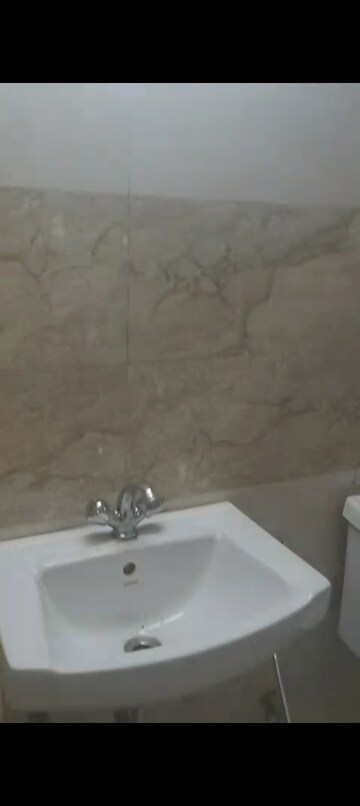 Bathroom in 3 BHK Apartment at Amrapali Golf Homes, Sector 4 Greater Noida – for Rent