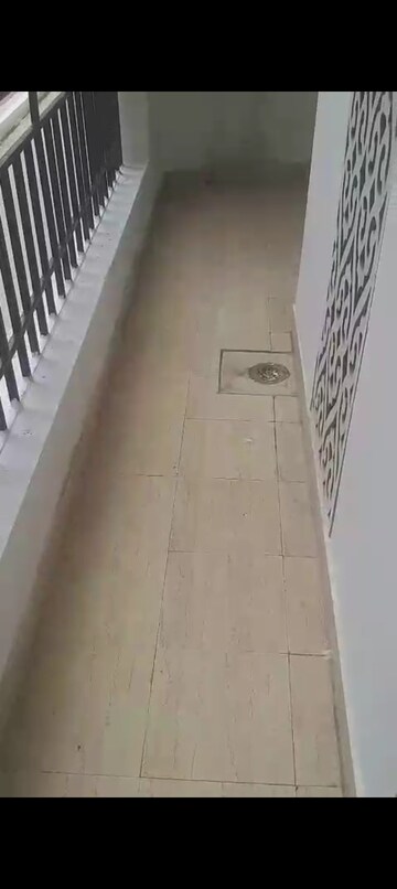Staircase in 3 BHK Apartment at Amrapali Golf Homes, Sector 4 Greater Noida – for Rent