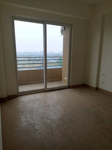 2 BHK Apartment For Rent in Wave Amore, Sector 32