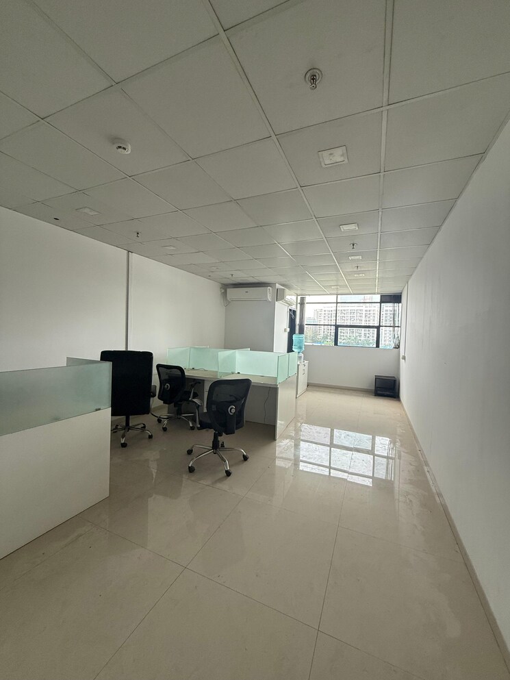 Team Area, wakad Commercial Office Space 450 Sq.Ft. In Wakad Pune 9033438