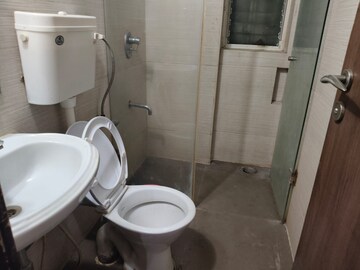 Bathroom in 3 BHK Apartment at Lokhandwala Whispering Palms XXclusives, Kandivali East – for Rent