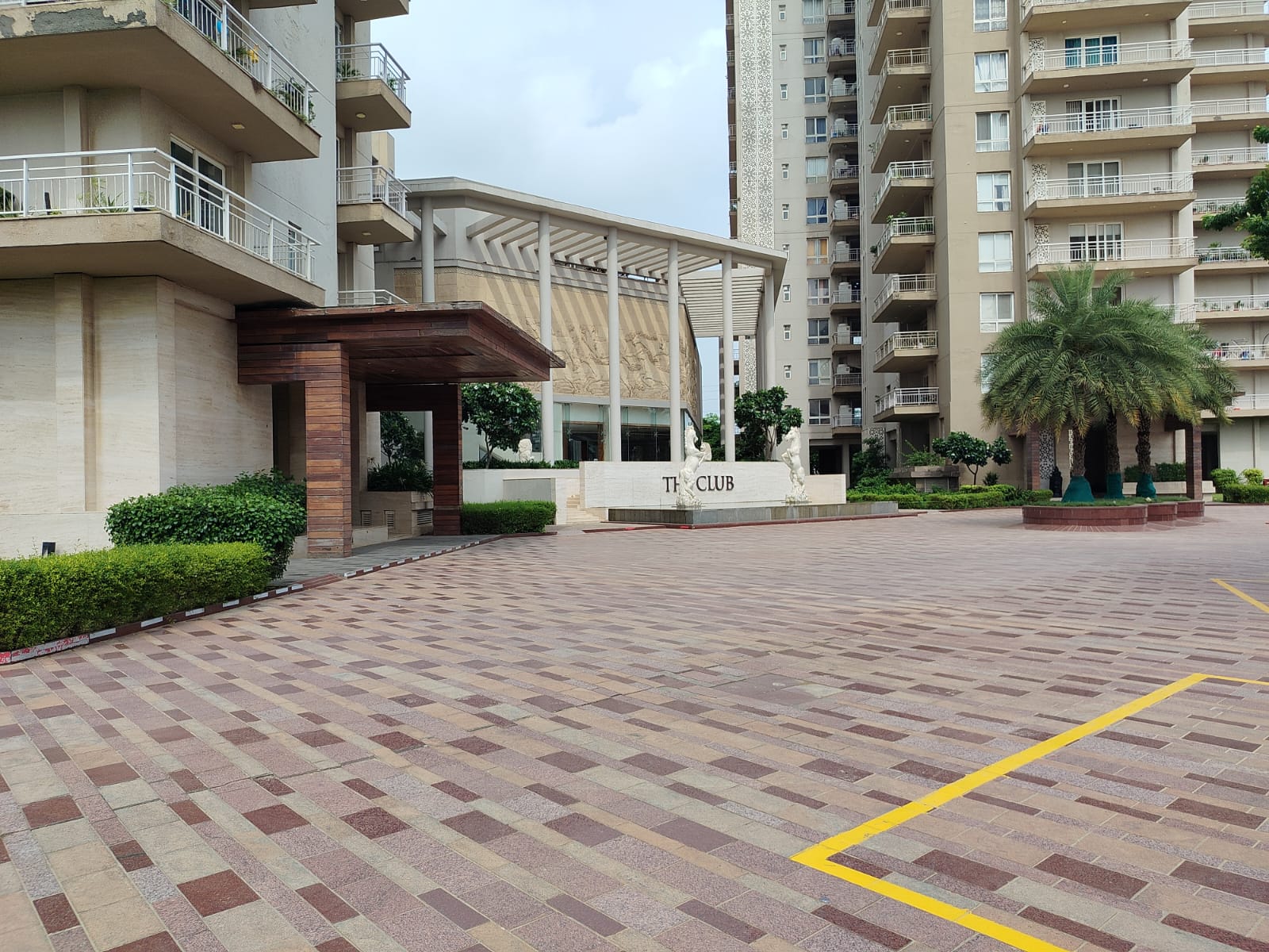4 BHK + Servant Room 2950 Sq.Ft. Apartment in Puri Diplomatic Greens Phase I