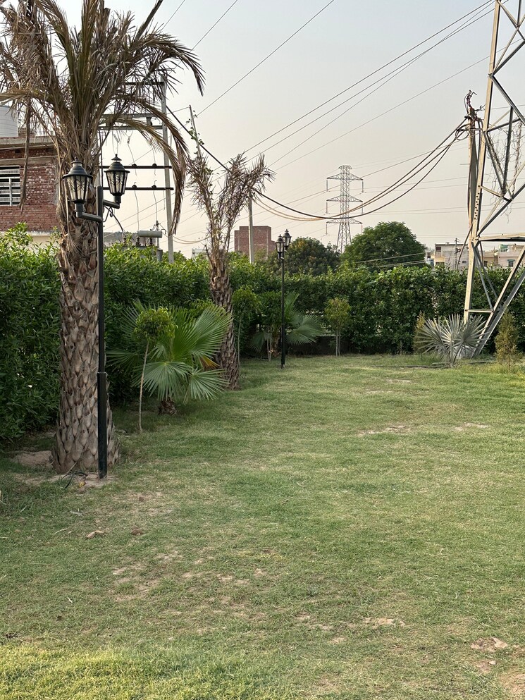Garden, kharar  131 Sq.Yd. Plot In Kharar Mohali 9033522