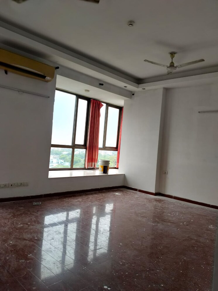 Room, tgb-meghdutam 4 Bedroom 3350 Sq.Ft. Apartment In Sector 50 Noida 9033533