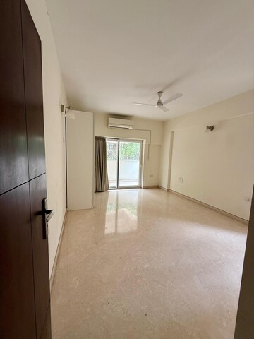Room in 3 BHK Apartment at Sadashiva Nagar – for Rent