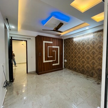 Room in 3 BHK Apartment at Uninav Bliss, Raj Nagar Extension – for Rent
