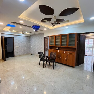 Room in 3 BHK Apartment at Uninav Bliss, Raj Nagar Extension – for Rent