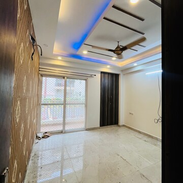 Room in 3 BHK Apartment at Uninav Bliss, Raj Nagar Extension – for Rent