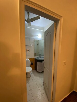 Bathroom in 4 BHK Apartment at Eldeco Ananda, Sector 48 – for Rent