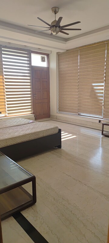 2 BHK Builder Floor For Rent in Sinaula