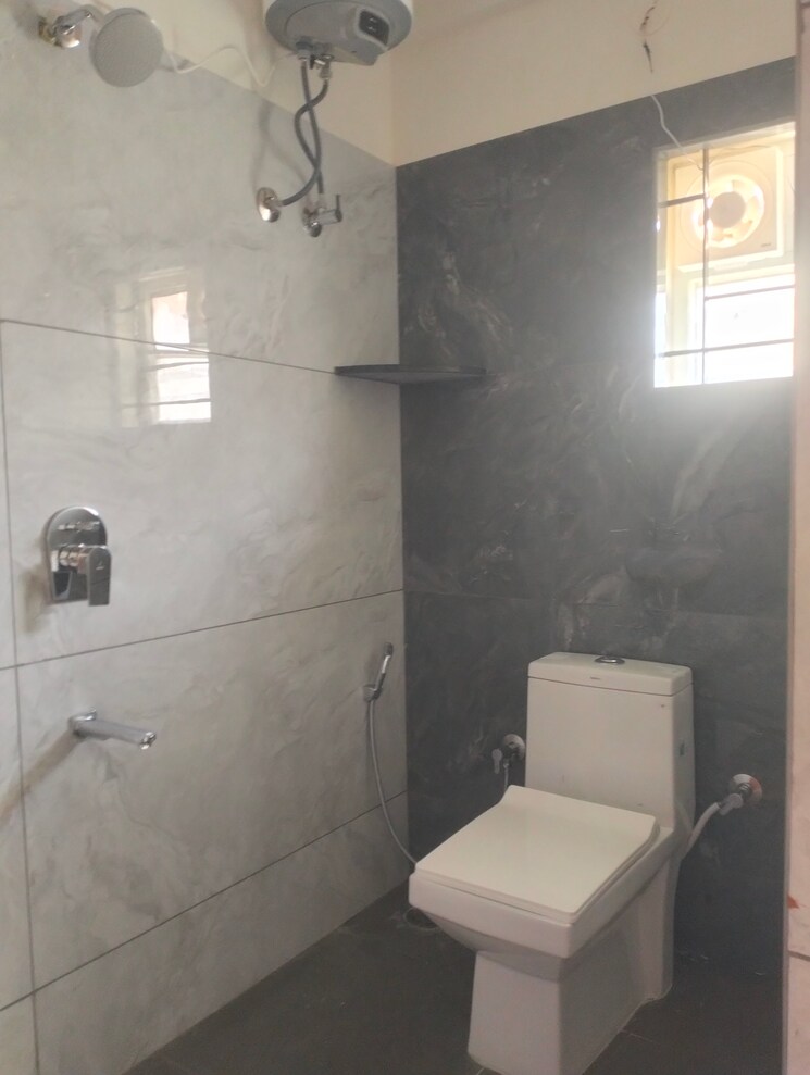 Bathroom, hsr layout 2 Bedroom 1200 Sq.Ft. Builder Floor In Hsr Layout Bangalore 9033645