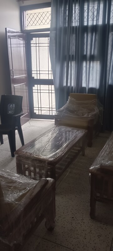 Living Room in 2.5 BHK Apartment at Bhagirathi Apartment, Sector 62 – for Rent