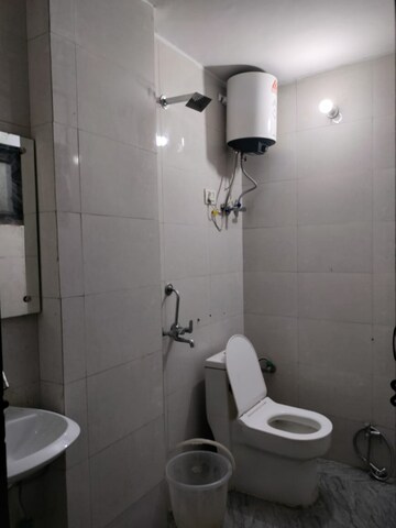 2 BHK Builder Floor For Rent in Paryavaran Complex