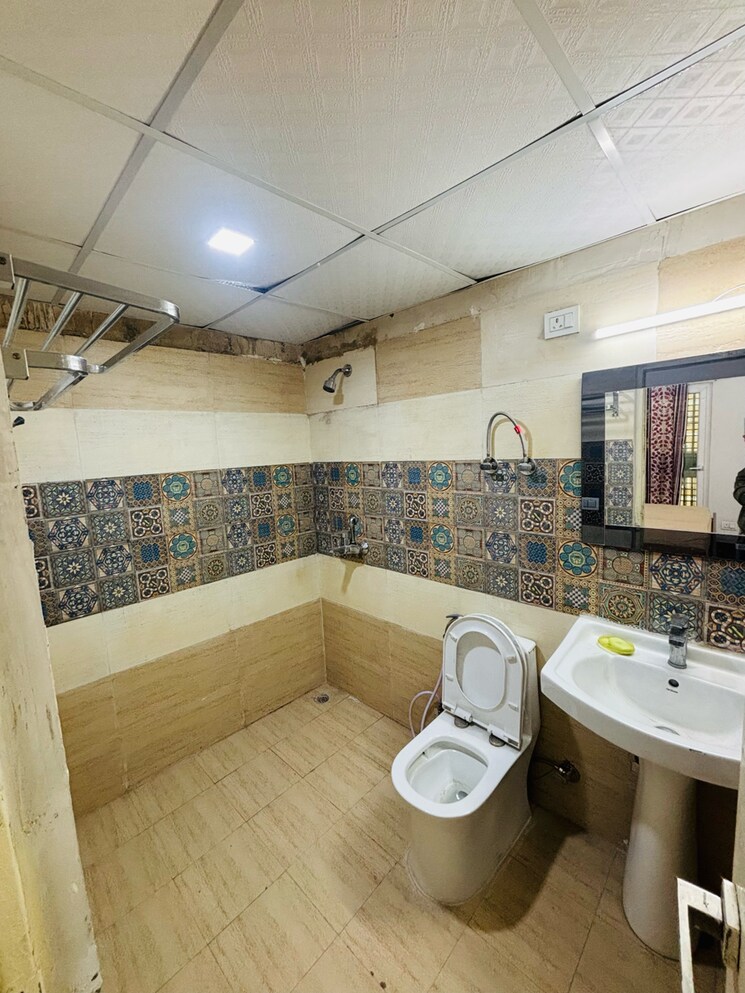 Attached Bathroom, nimbus-the-express-park-view-ii 2 Bedroom 678 Sq.Ft. Apartment In Chi V Greater Noida Greater Noida 9033716