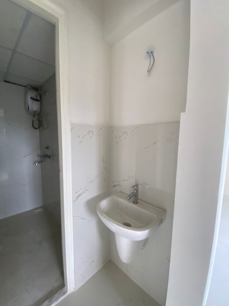 Bathroom, runwal-gardens-phase-i 1 Bedroom 353 Sq.Ft. Apartment In Dombivli East Thane 9033781