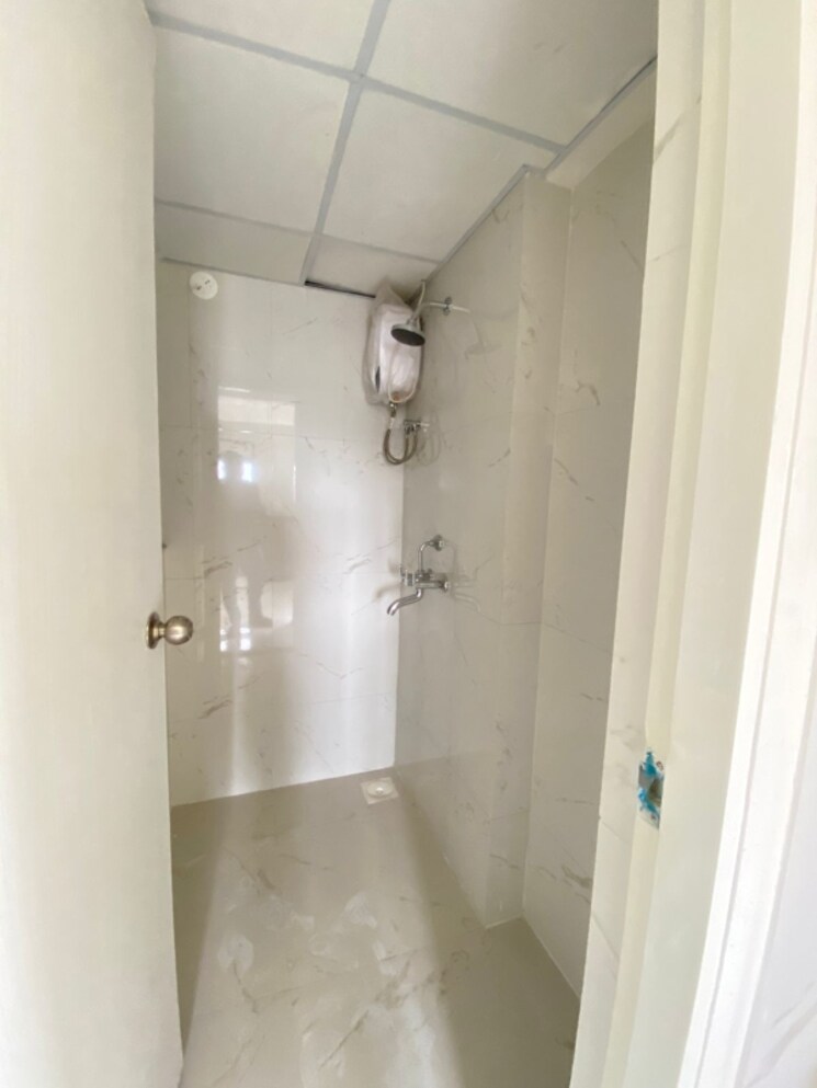 Bathroom, runwal-gardens-phase-i 1 Bedroom 353 Sq.Ft. Apartment In Dombivli East Thane 9033781